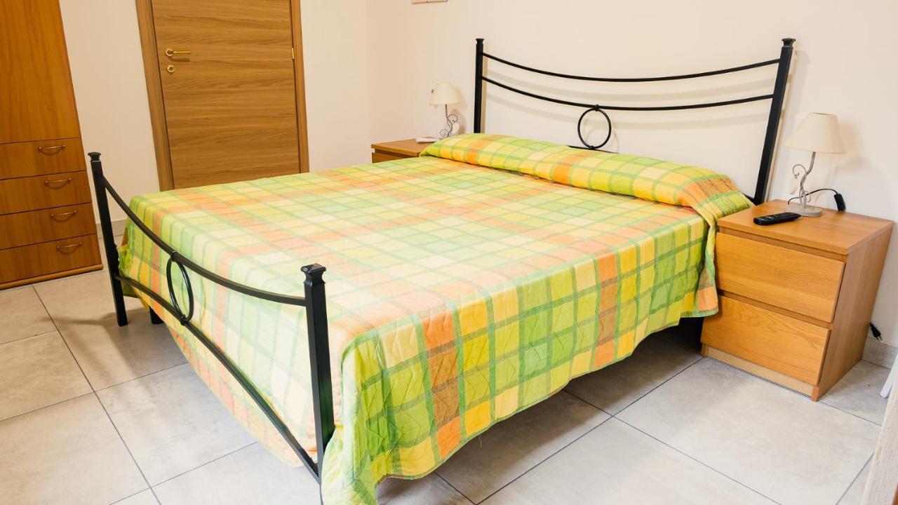 La Casa Di Nonna Agnese - Italian Homing Apartment Padenghe sul Garda Luaran gambar