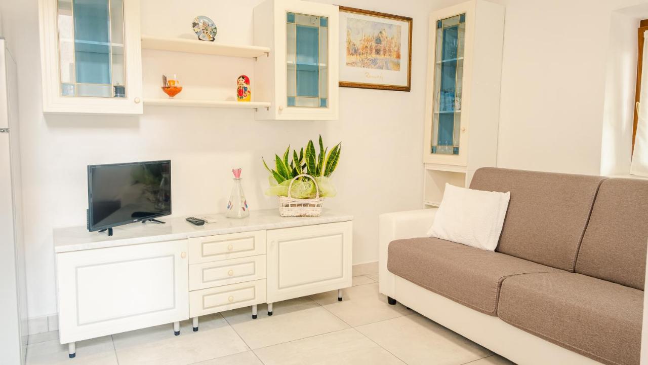 La Casa Di Nonna Agnese - Italian Homing Apartment Padenghe sul Garda Luaran gambar