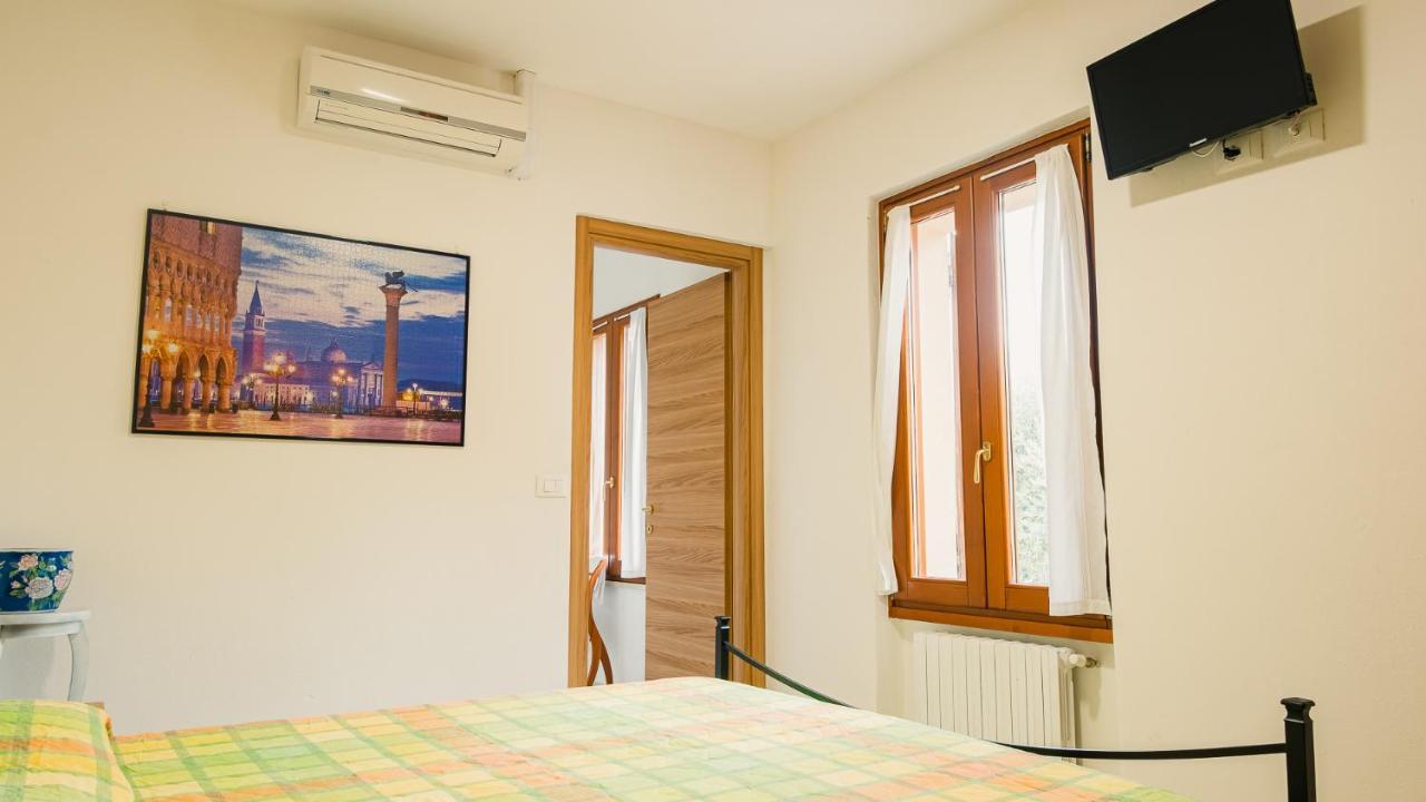 La Casa Di Nonna Agnese - Italian Homing Apartment Padenghe sul Garda Luaran gambar