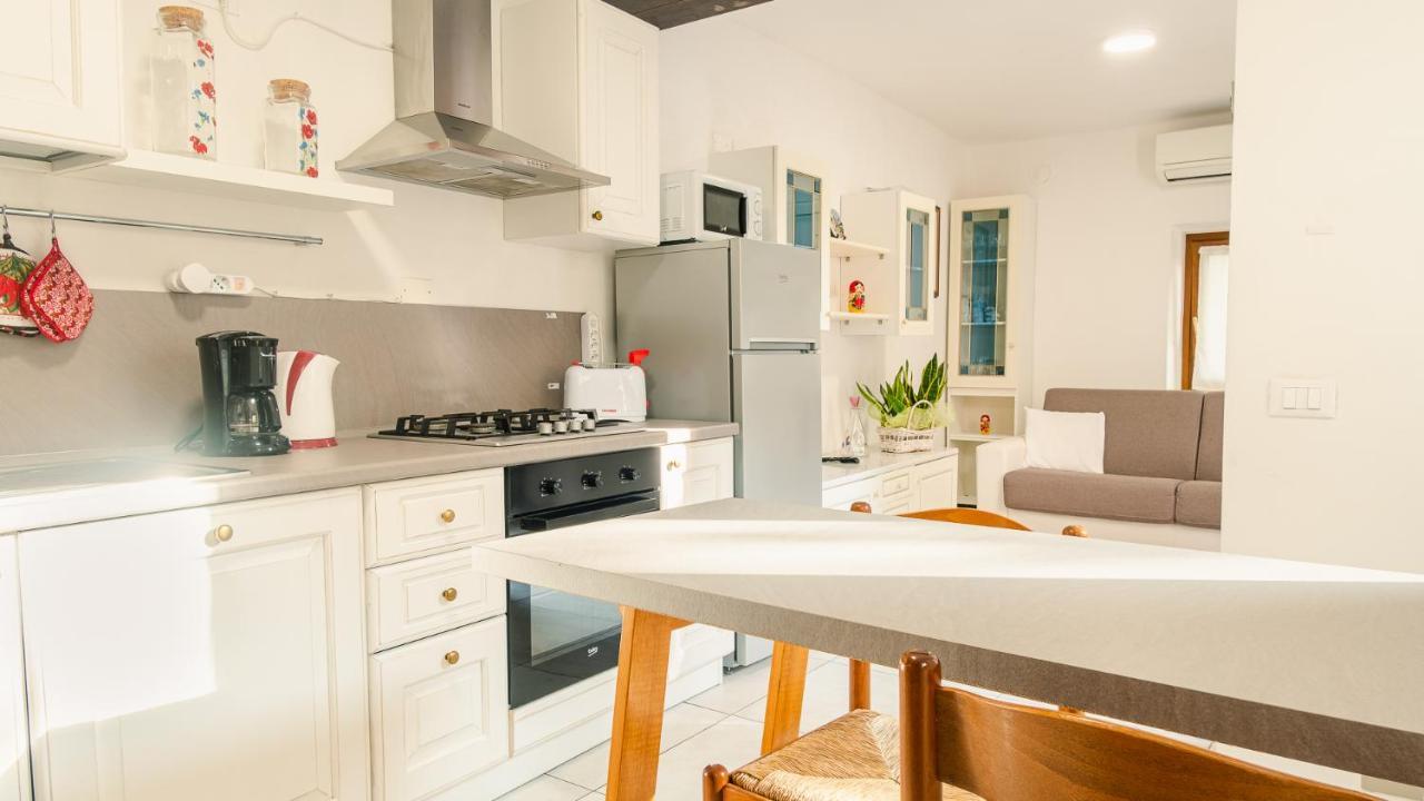 La Casa Di Nonna Agnese - Italian Homing Apartment Padenghe sul Garda Luaran gambar