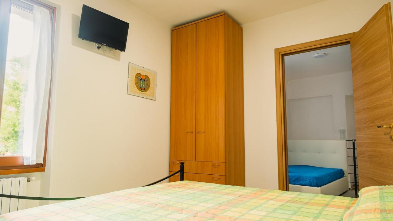 La Casa Di Nonna Agnese - Italian Homing Apartment Padenghe sul Garda Luaran gambar