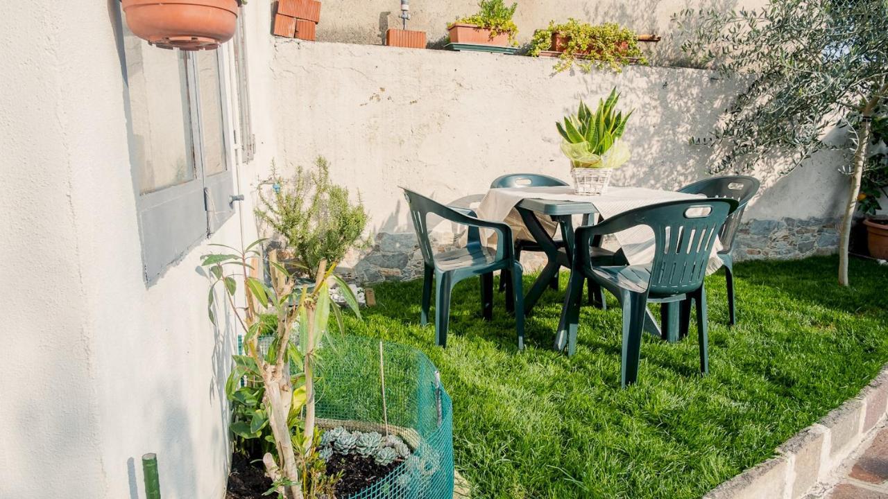 La Casa Di Nonna Agnese - Italian Homing Apartment Padenghe sul Garda Luaran gambar
